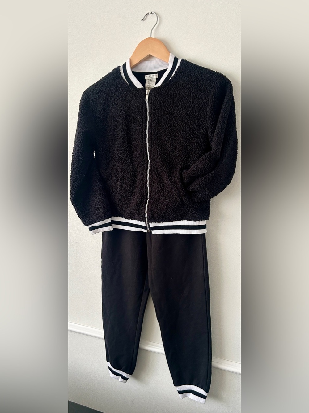 New Girls 2-Piece Boucle Bomber Jacket & Jogger Pants by Max Studio • Size 7-8